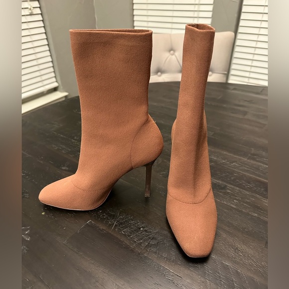 Mauve heeled boots with transparent heel. Womens size 8 - Picture 3 of 4